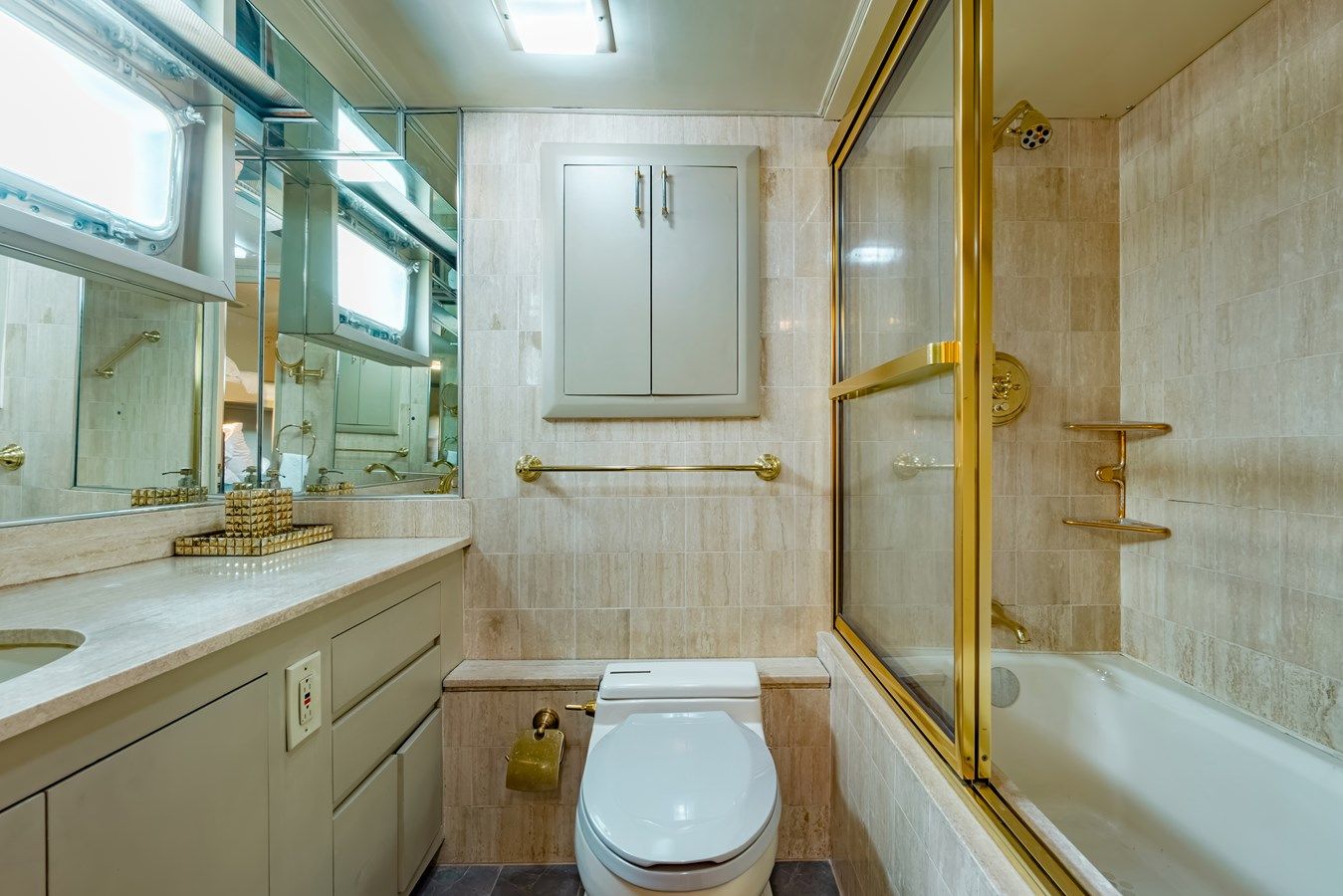 Buy a yacht NYMPHAEA 1984