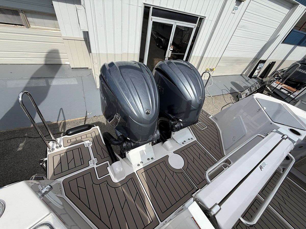 best yacht sales deals 2025 Cutwater 288 - Grasonville, MD 28