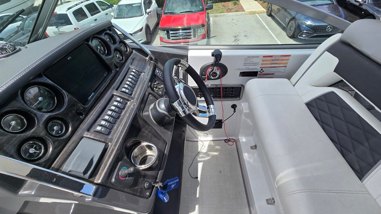 Стоимость яхты Monterey 295SY - MONTEREY