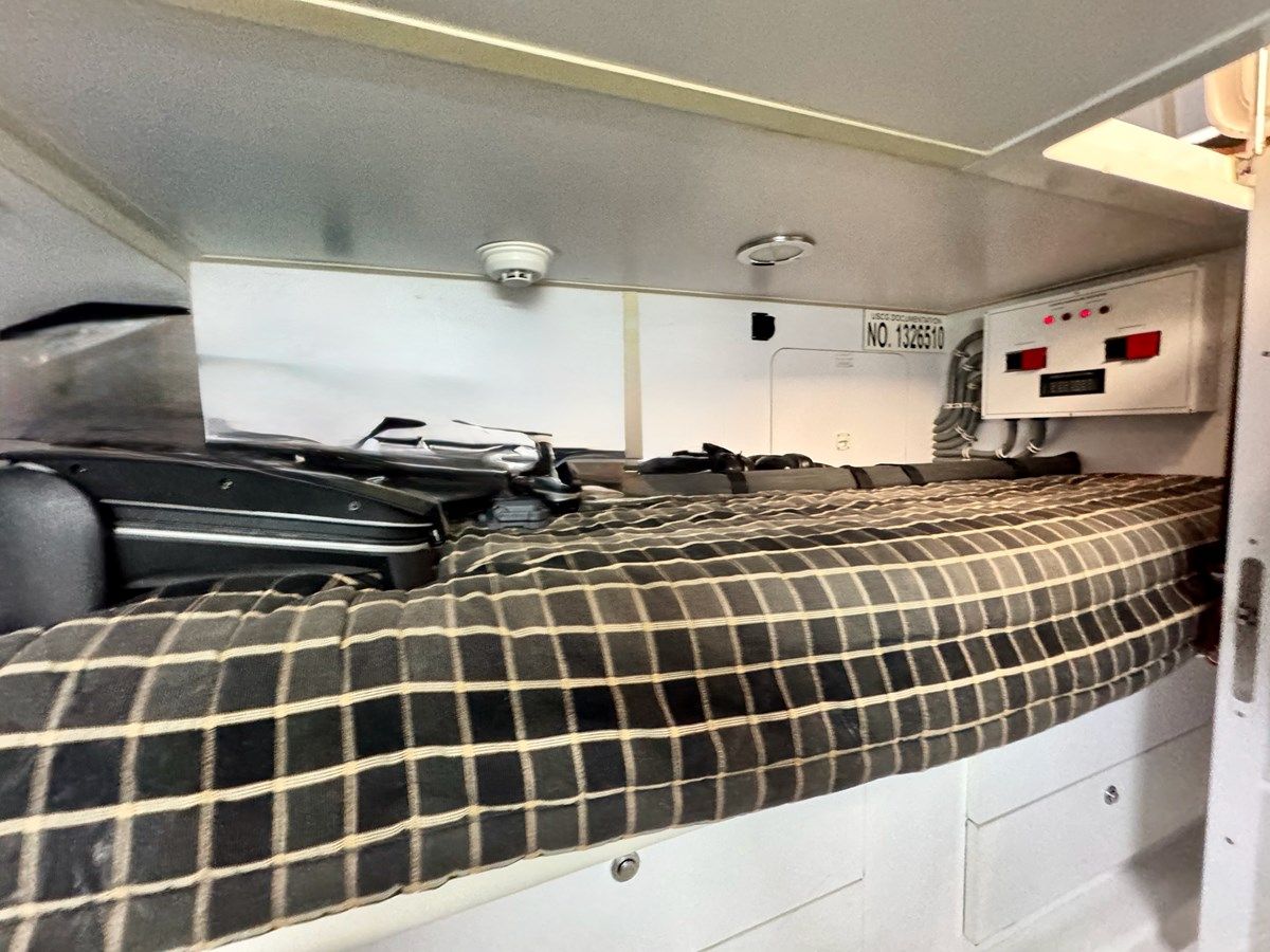 Buy a QUEEN MARA - Hatteras at Shestakov Yacht Sales