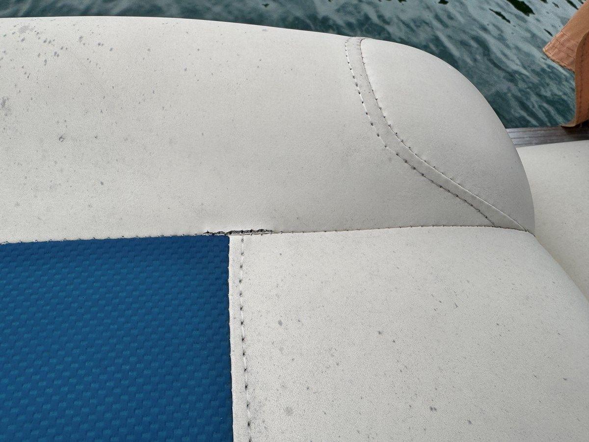 Buy a 02 Bennington 257L Pontoon NLSQ - BENNINGTON at Shestakov Yacht Sales