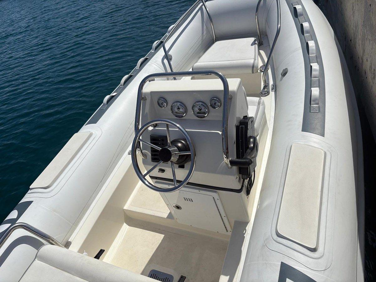 Buy a yacht Novurania 460 DL DL460