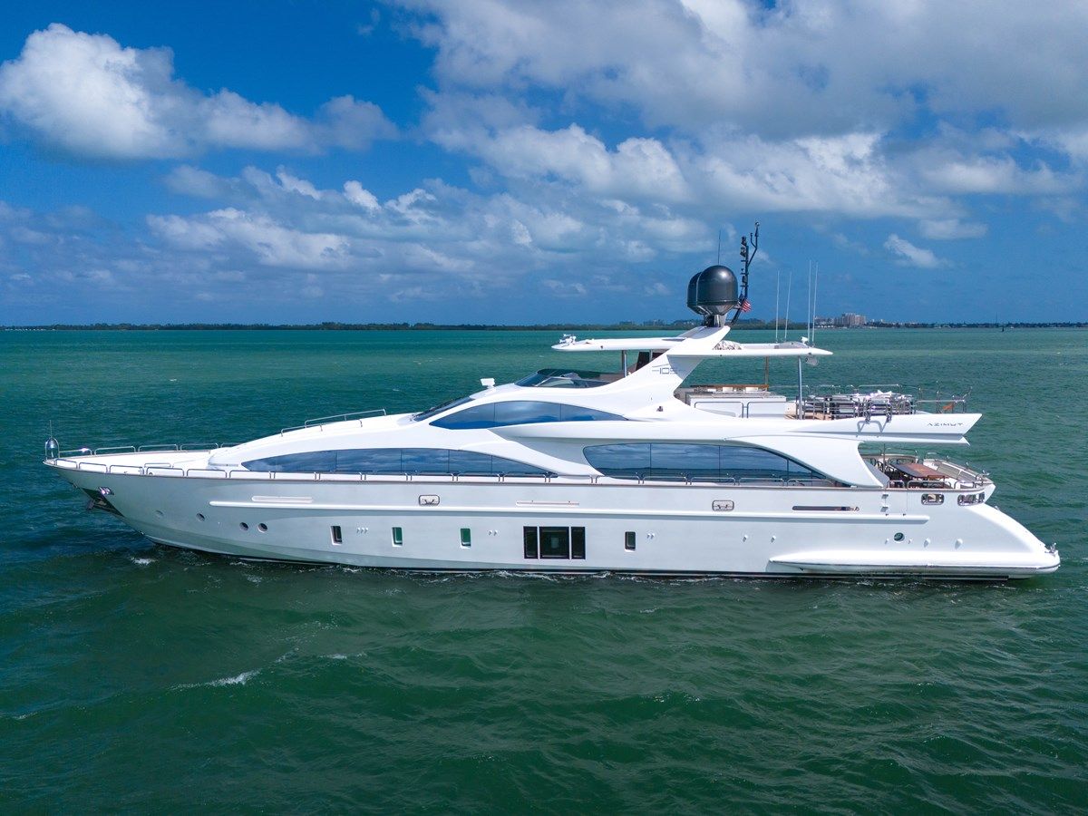 the best price on Azimut Grande 105 2012