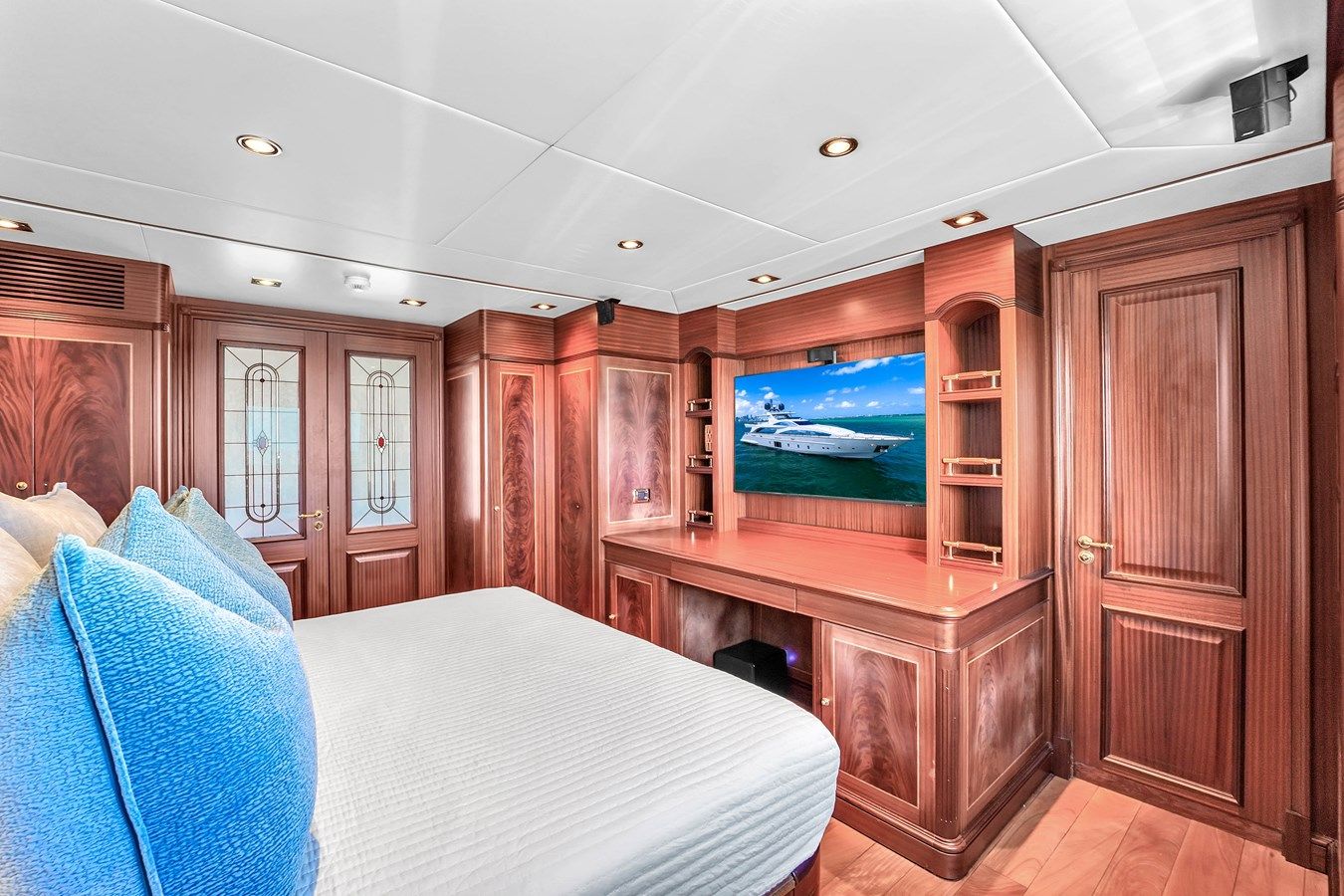 best yacht sales deals Azimut Grande 105