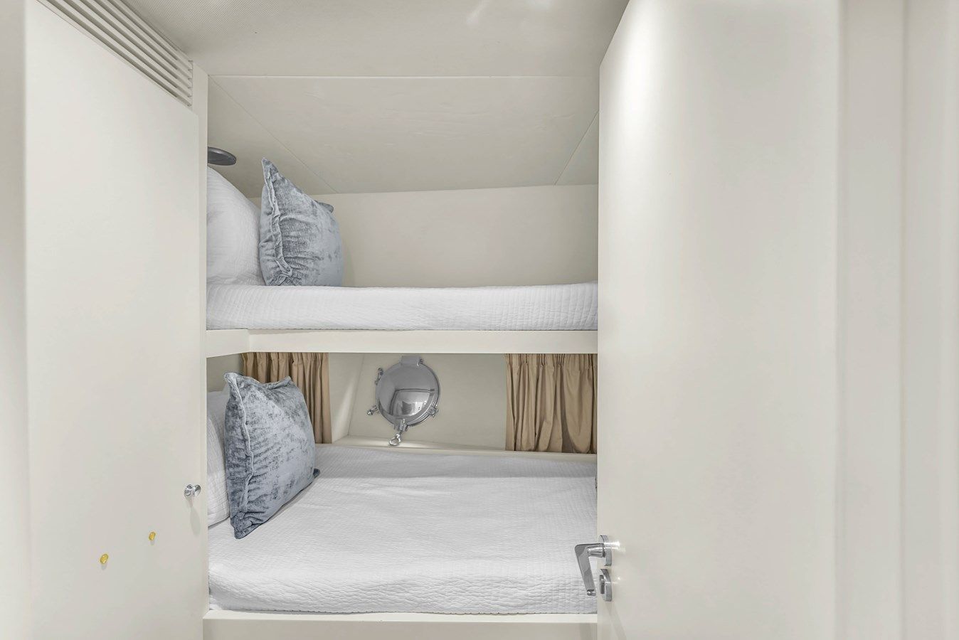 the best price on Azimut Grande 105