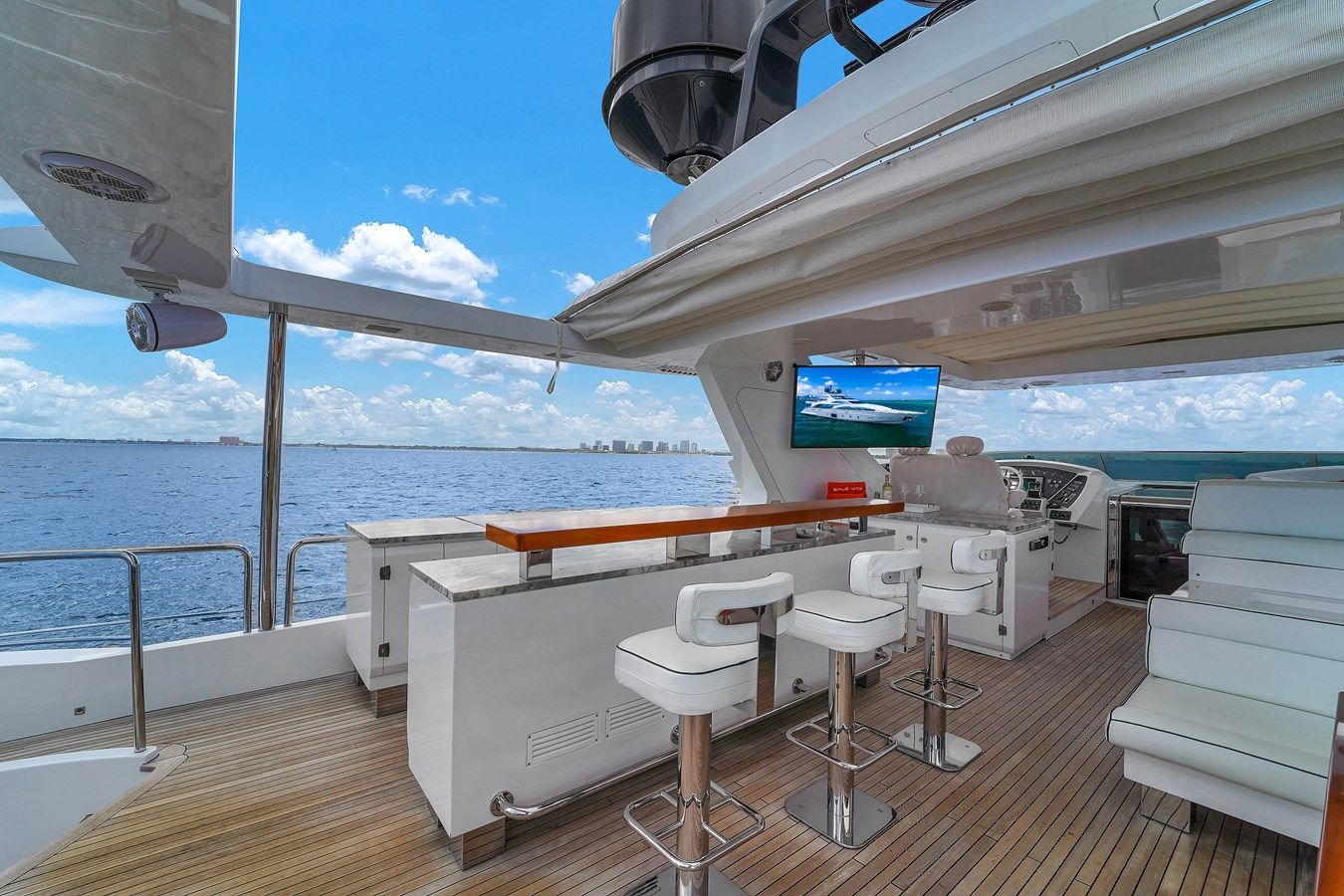 the best price on Azimut Grande 105 105