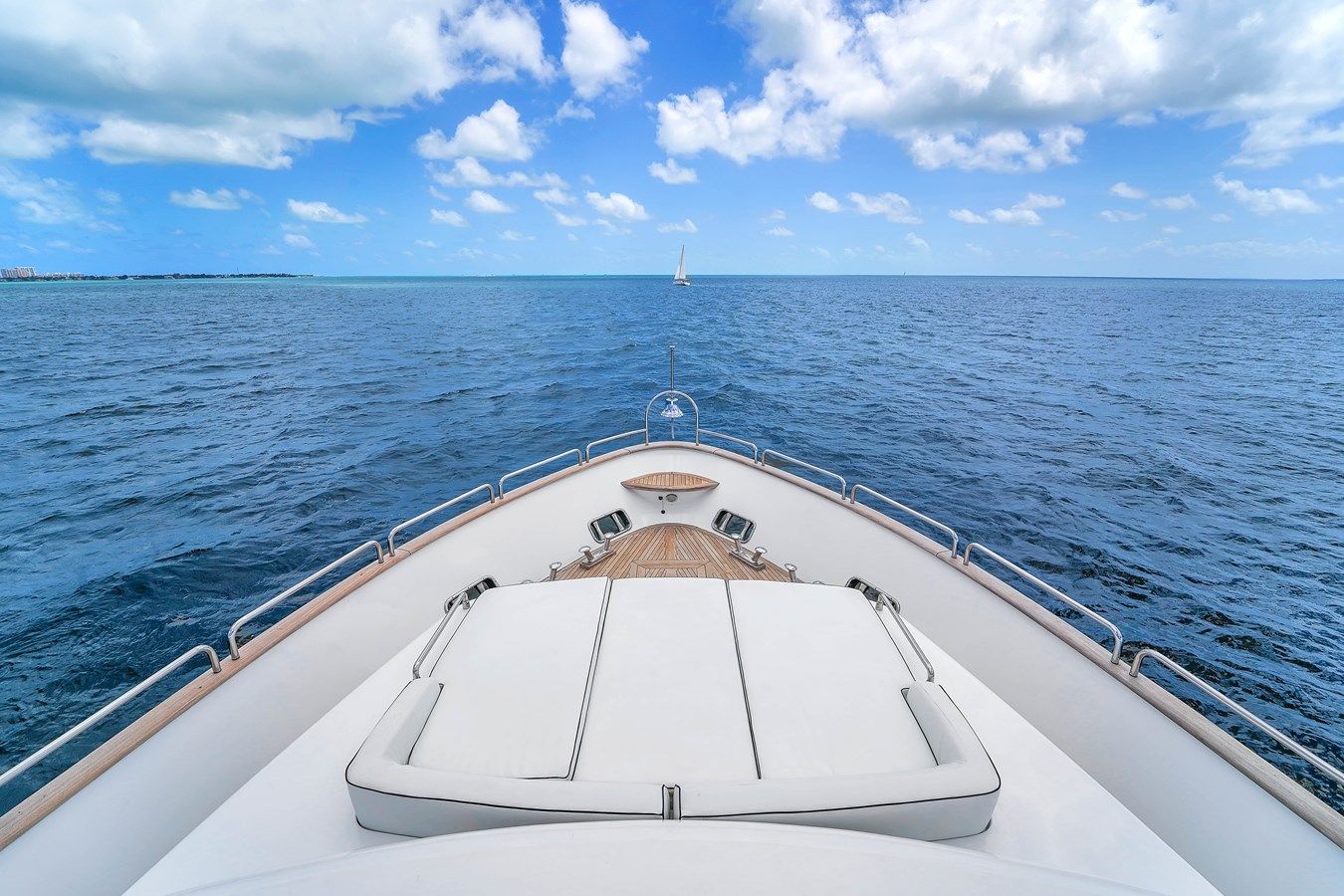 the best price on Azimut Grande 105 - Azimut Yachts