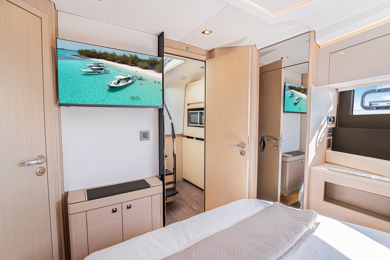 Стоимость яхты EQUANIMITY - Jeanneau