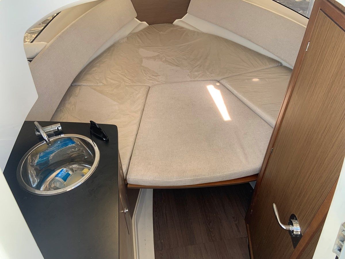 2020 Jeanneau Leader 7.5 WA yacht sale