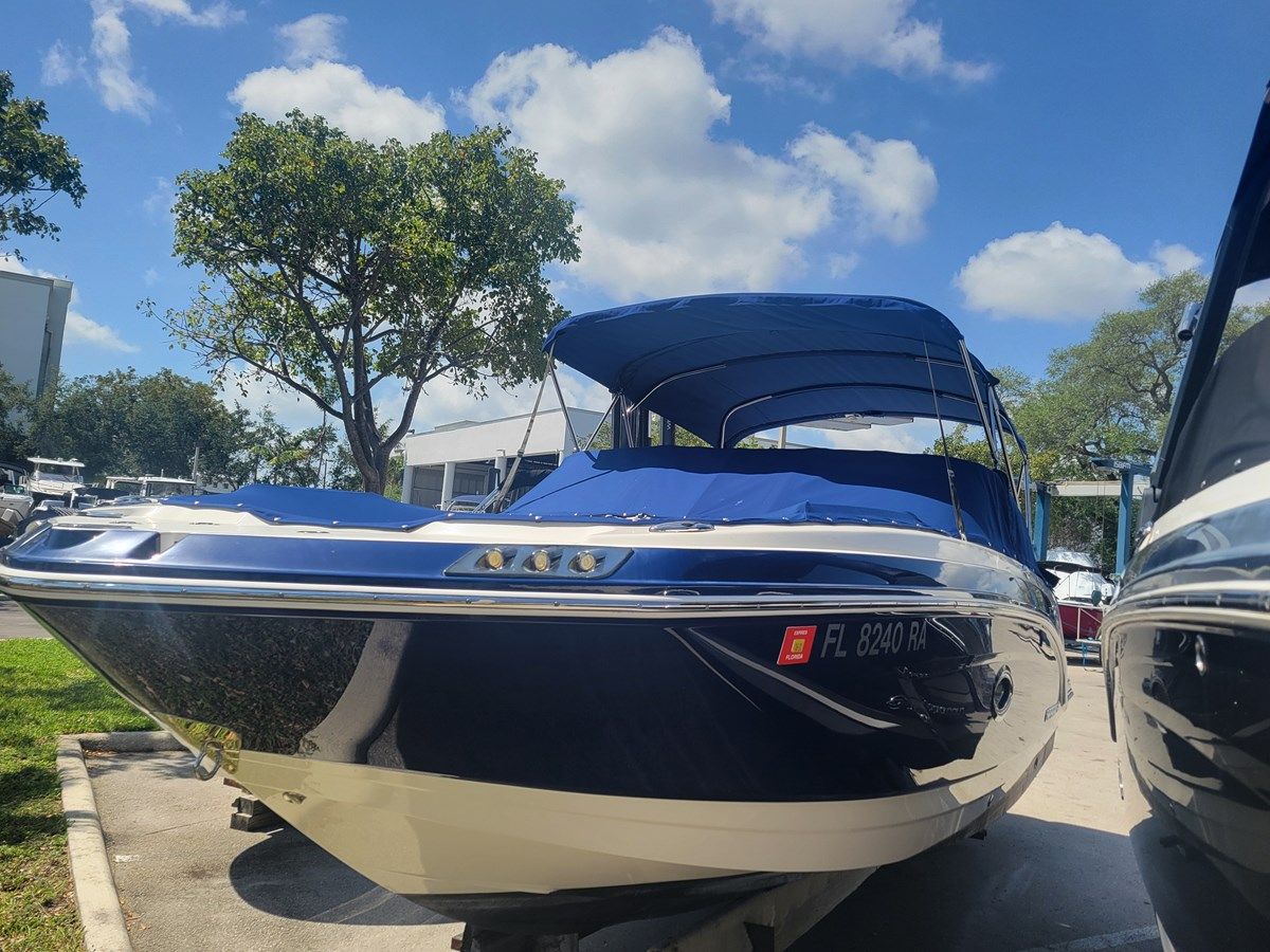 best yacht sales deals 2015 Chaparral 250 Suncoast - Chaparral