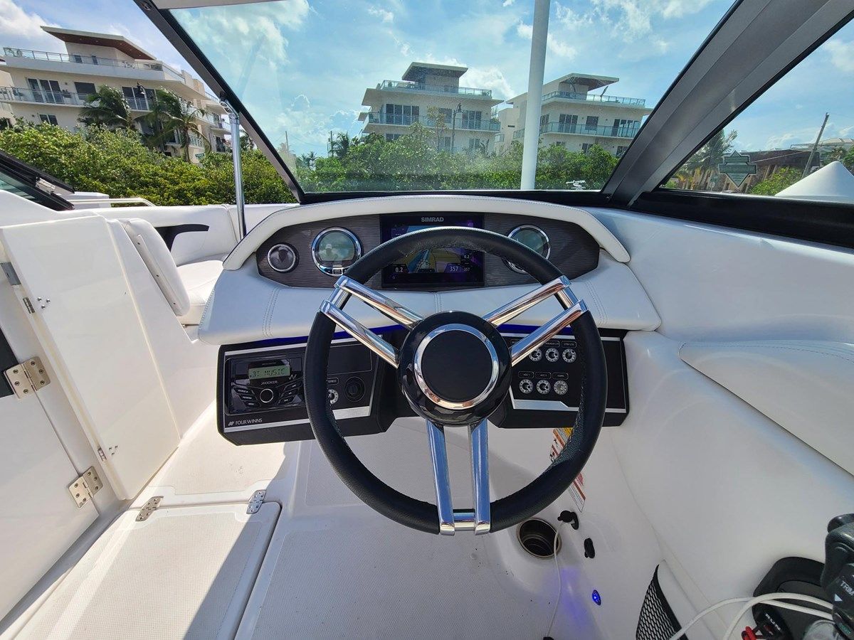 Buy a yacht 2022 Four Winns HD3 - FOUR WINNS