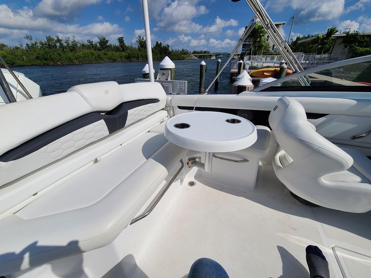 best yacht sales deals 2022 Four Winns HD3 22