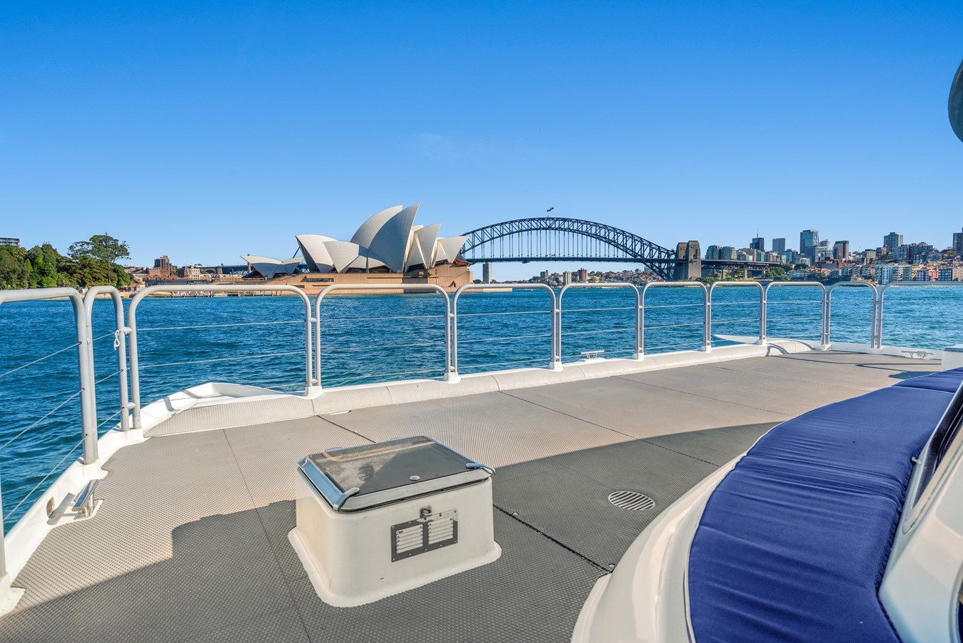 Buy a yacht COAST 2006