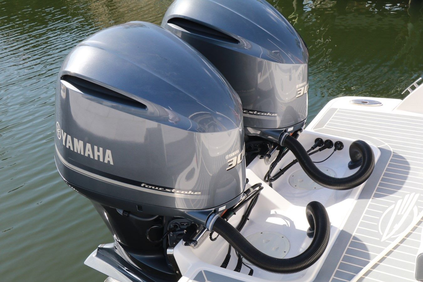 Стоимость яхты 2021 Chaparral 300 OSX 300 OSX