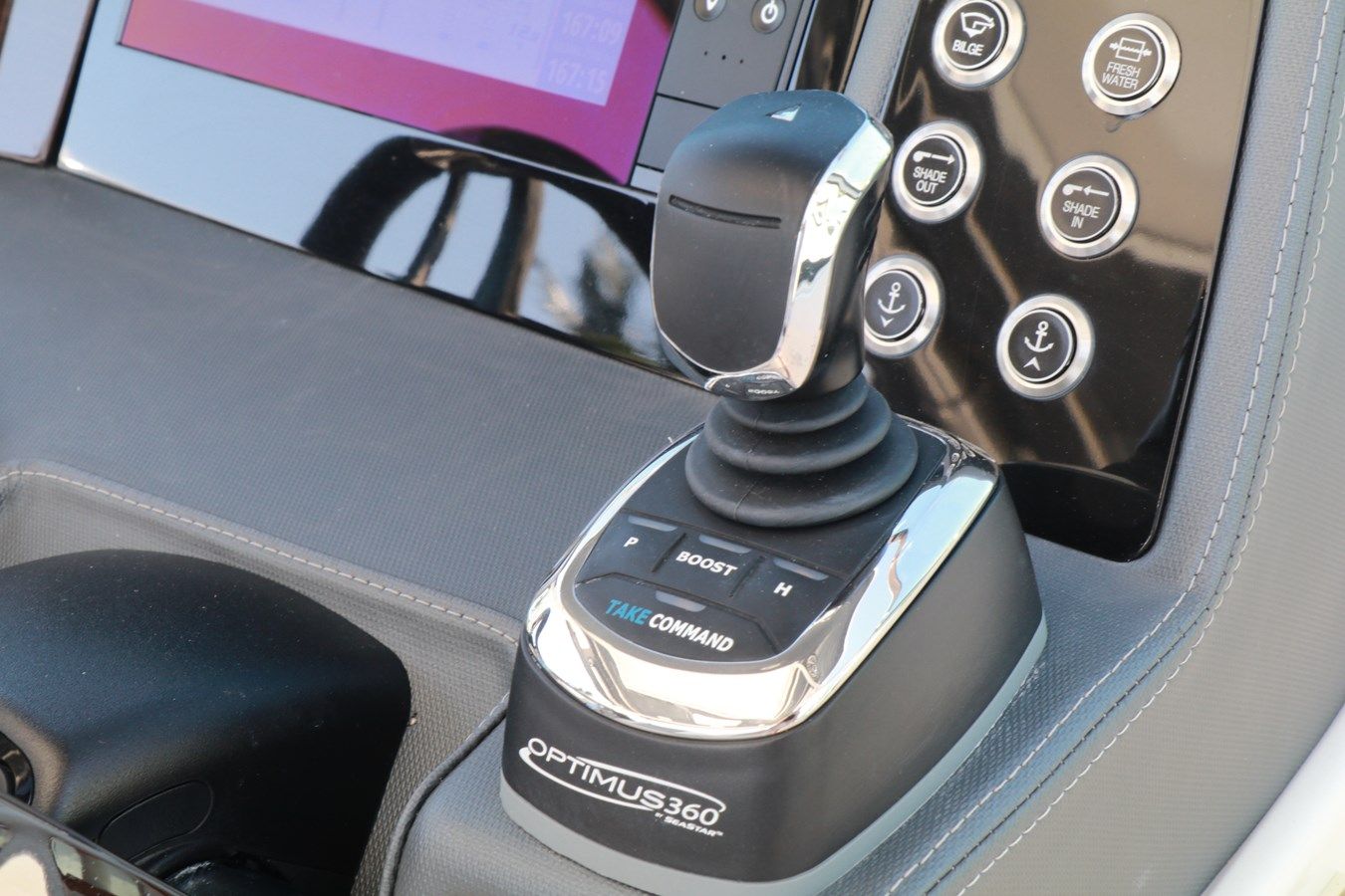 Купить яхту 2021 Chaparral 300 OSX - Chaparral в Shestakov Yacht Sales