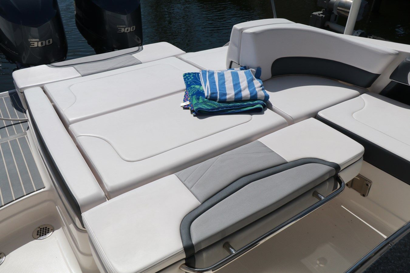 Купить яхту 2021 Chaparral 300 OSX 2021 в Shestakov Yacht Sales