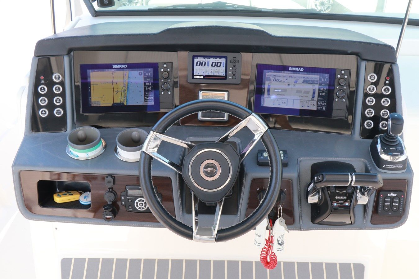 Купить яхту 2021 Chaparral 300 OSX 300 OSX в Shestakov Yacht Sales