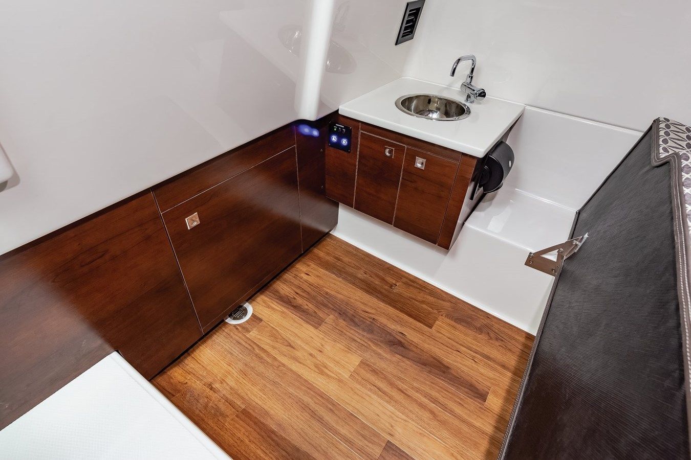 2021 Chaparral 300 OSX - Chaparral