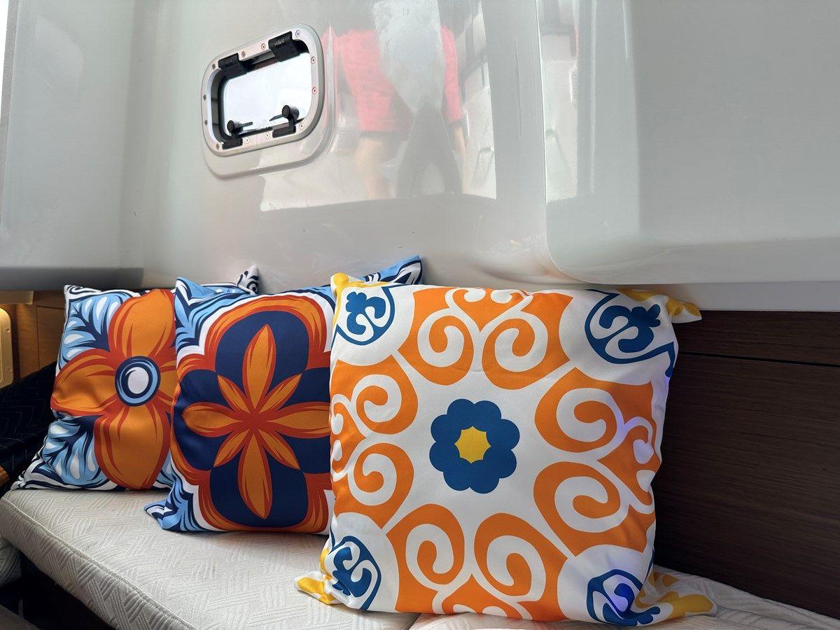 Jeanneau Leader 9.0 CC 29 yacht sale