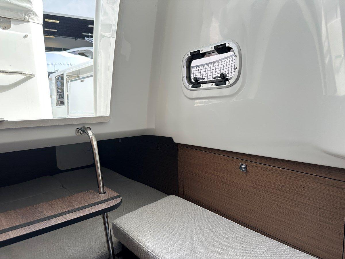 the best price on Jeanneau Leader 9.0 CC 2023