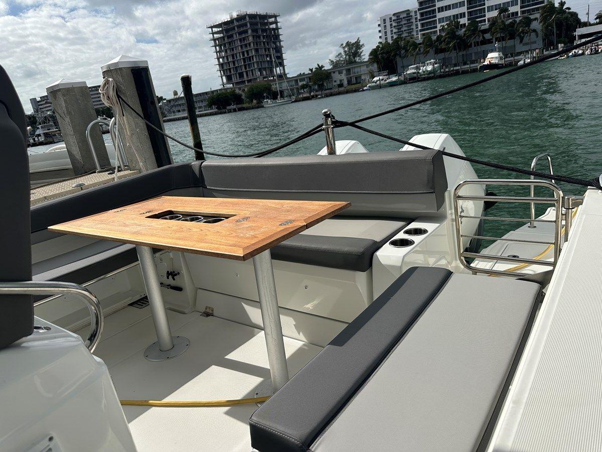 Jeanneau Leader 9.0 CC - Jeanneau yacht sale