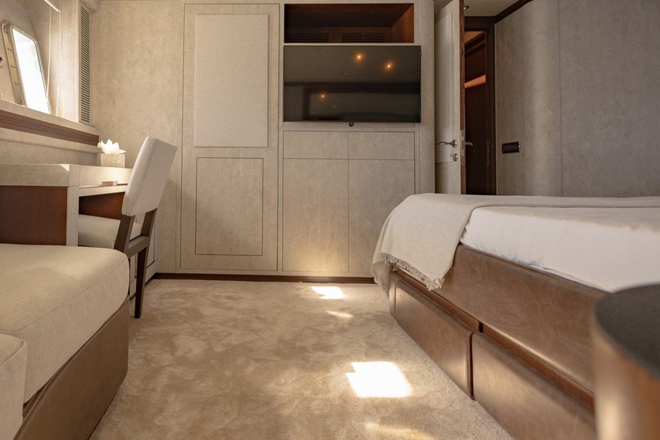 MANGUSTA 92 92 yacht sale