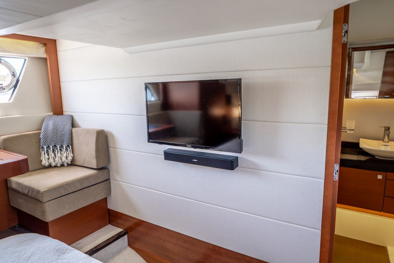 Купить яхту 2012 Prestige 500 Fly 2012 в Shestakov Yacht Sales