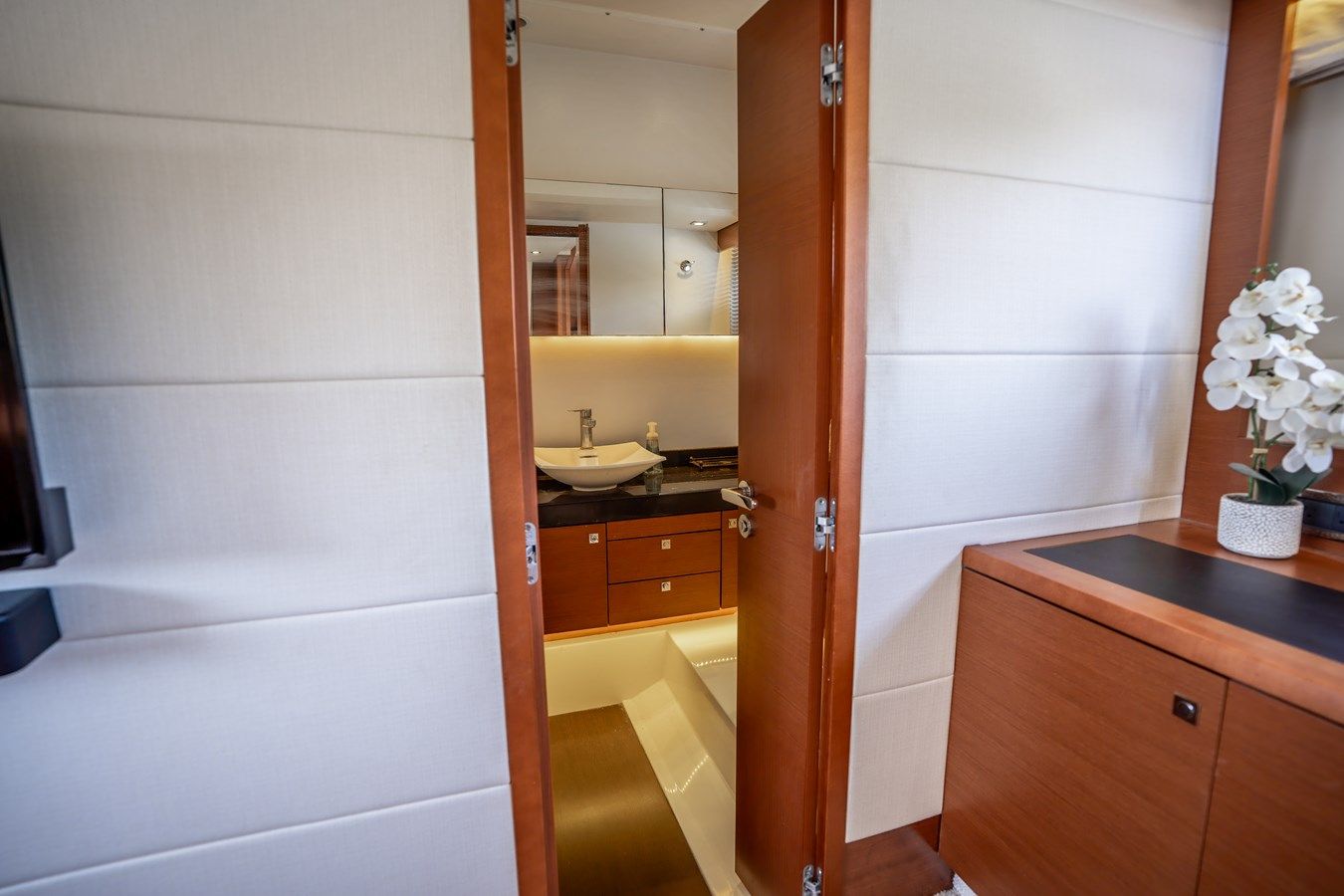Купить яхту 2012 Prestige 500 Fly - PRESTIGE в Shestakov Yacht Sales
