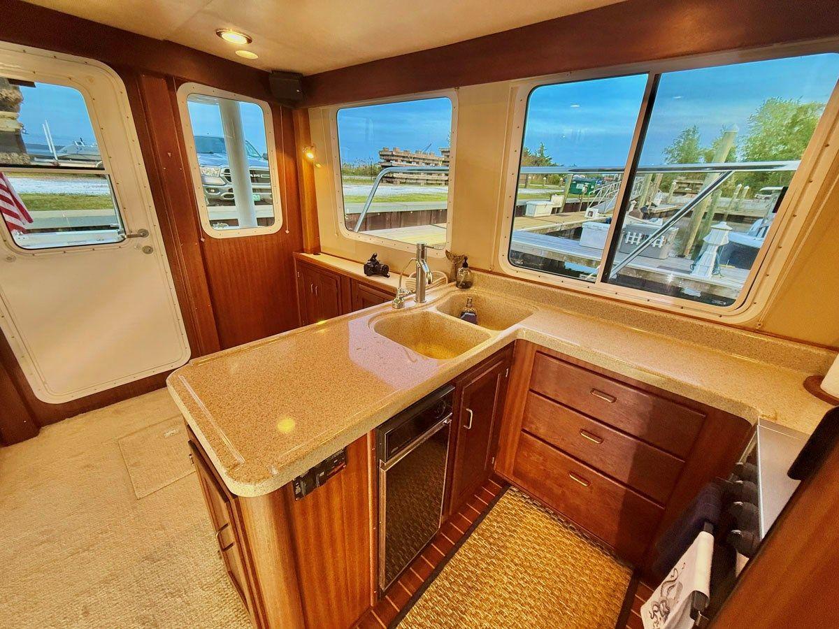 Buy a SEAGLASS - AMERICAN TUG at Shestakov Yacht Sales