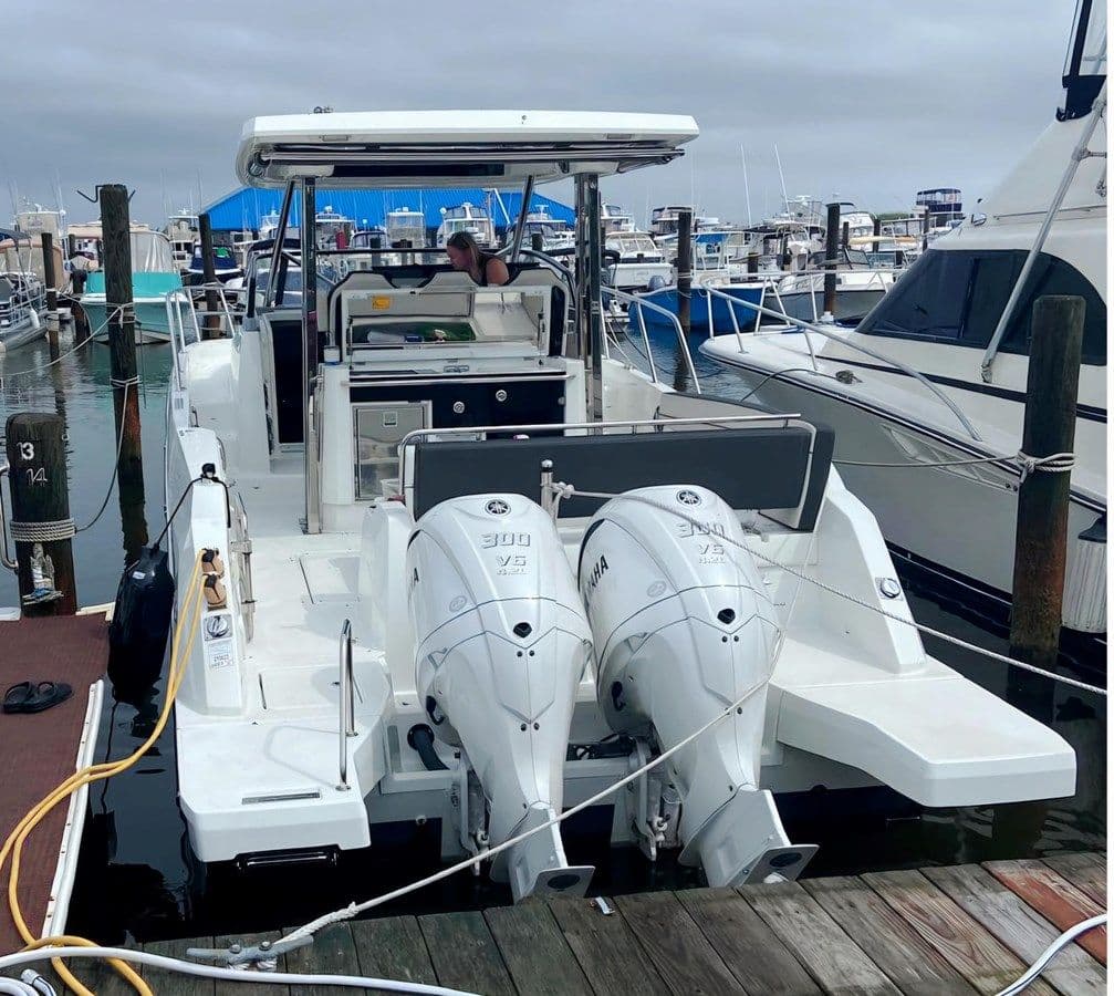 Buy a 2022 Jeanneau 10.5 WA S2 35 at Shestakov Yacht Sales