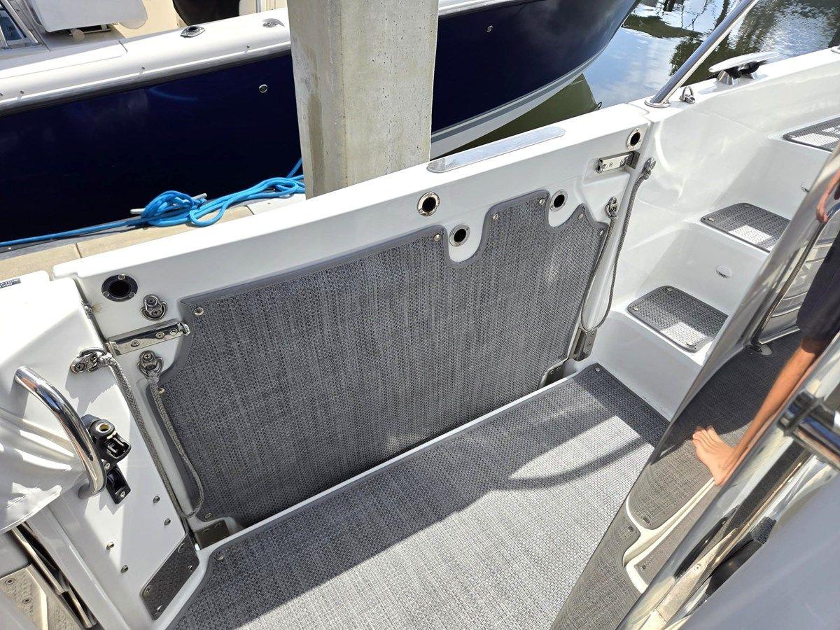 best yacht sales deals 2022 Jeanneau 10.5 WA S2