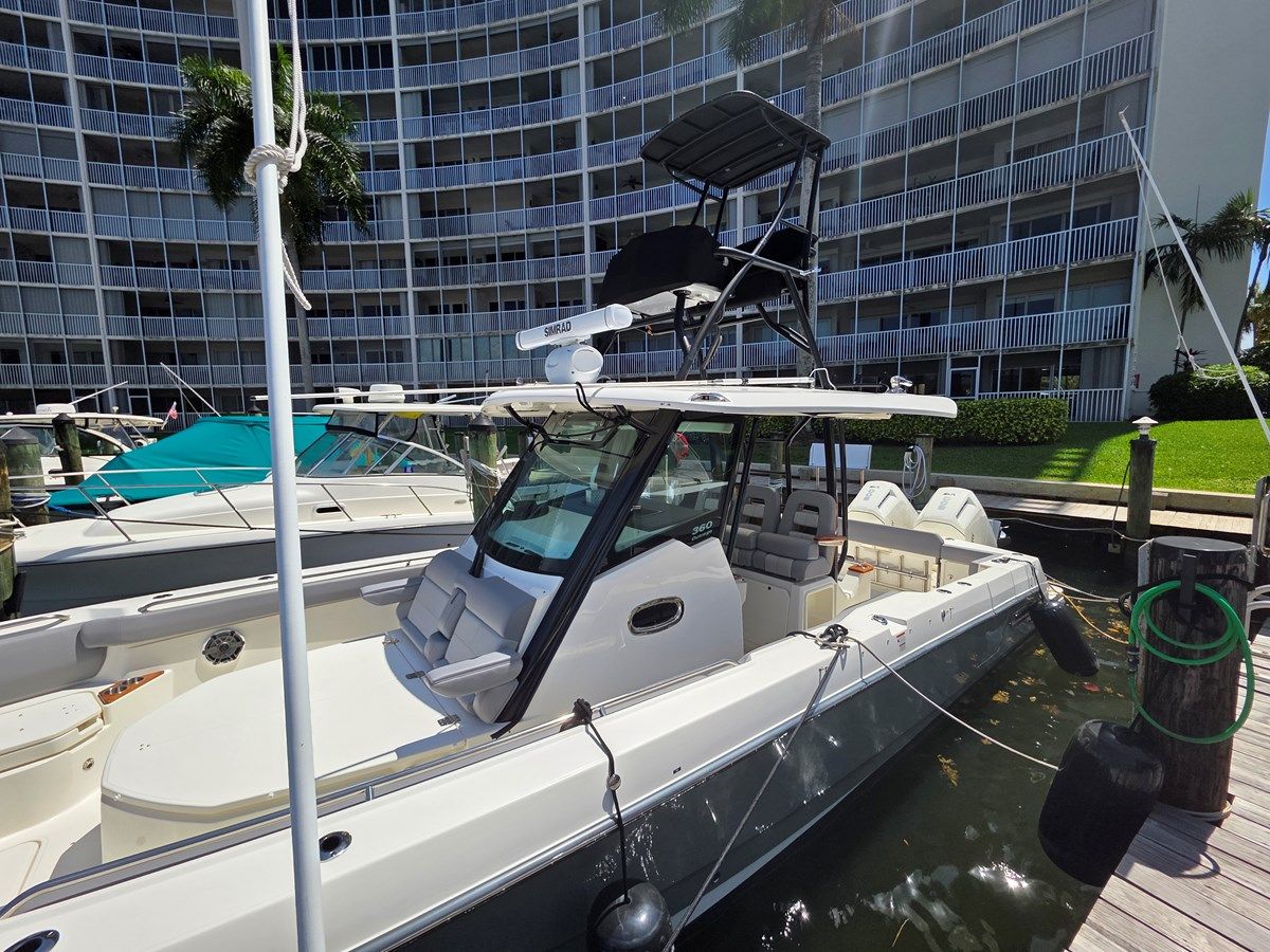 Стоимость яхты 2023 Boston Whaler 360 Outrage - Boston Whaler