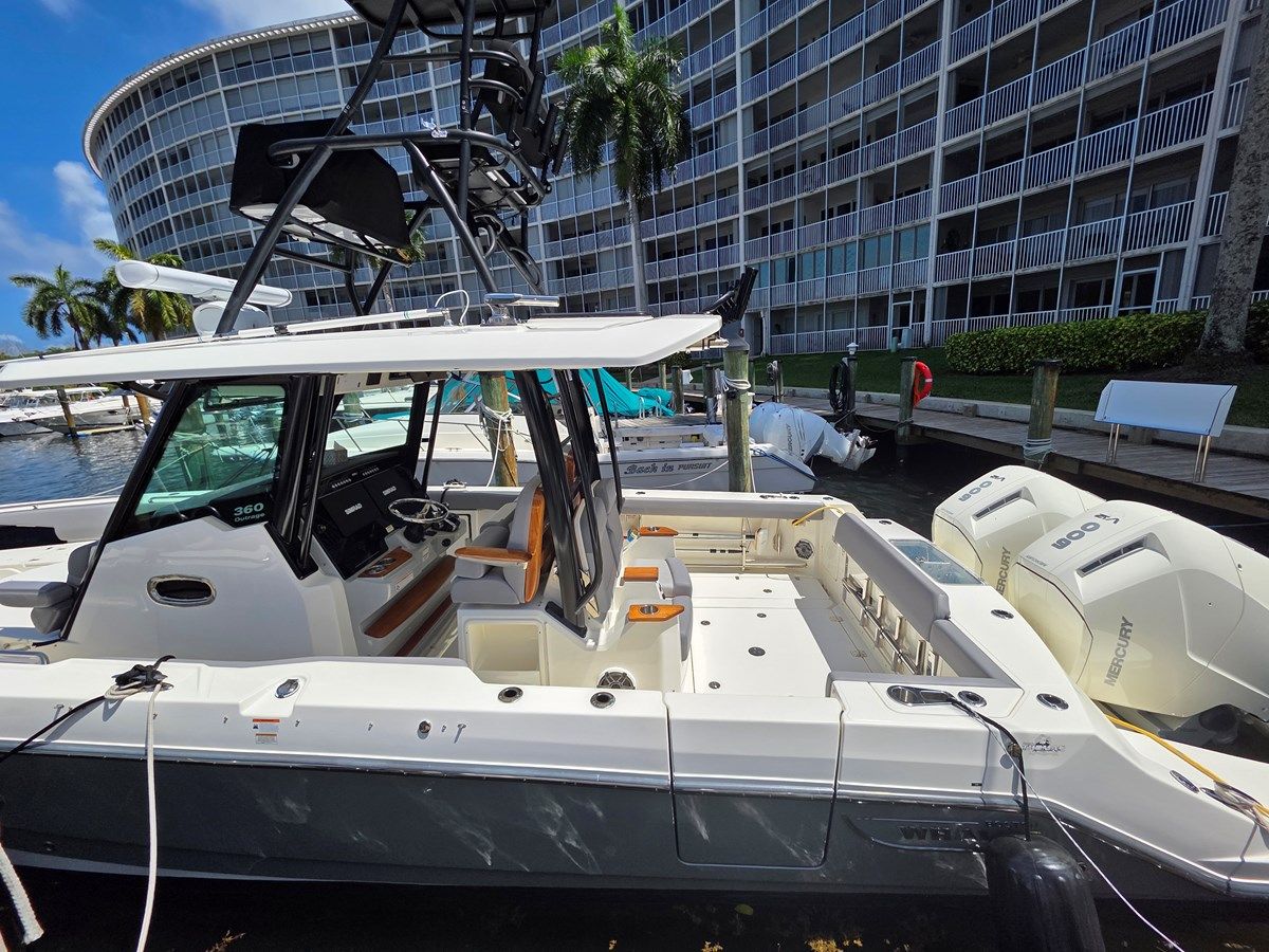Купить 2023 Boston Whaler 360 Outrage 360 Outrage