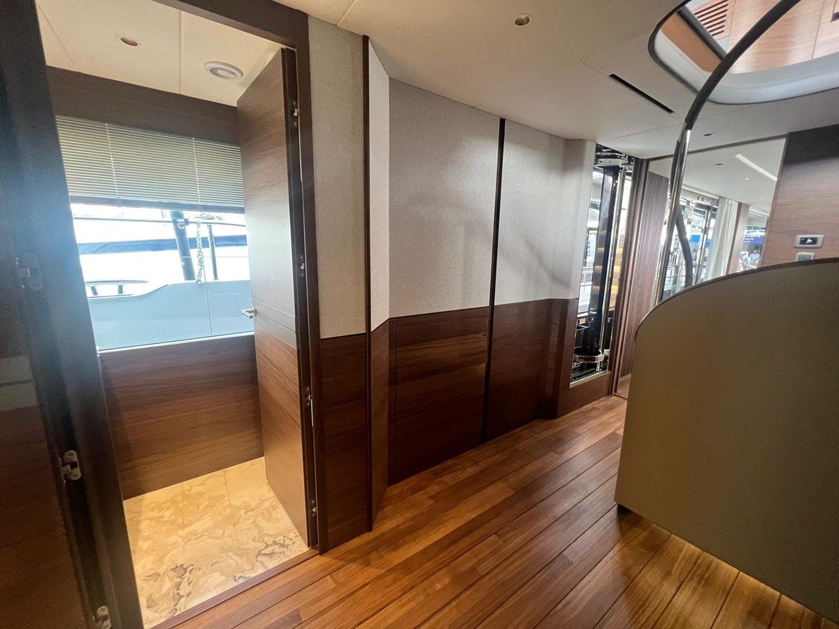 Buy a LEILANI at Shestakov Yacht Sales