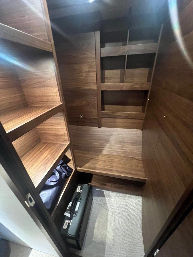 Buy a LEILANI Y95 at Shestakov Yacht Sales