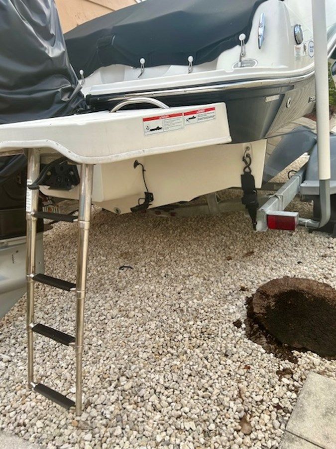 the best price on 2022 Bayliner DX2000 19