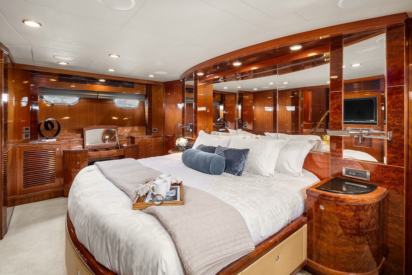 the best price on SEA GRACE 2009