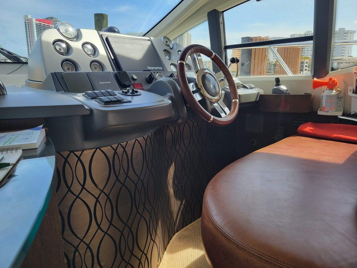 Buy a yacht 2009 Azimut 43S