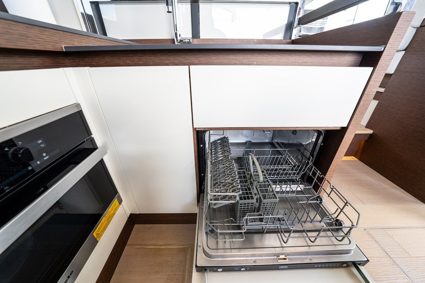 Buy a 2020 Prestige 520 Fly 520 Fly at Shestakov Yacht Sales