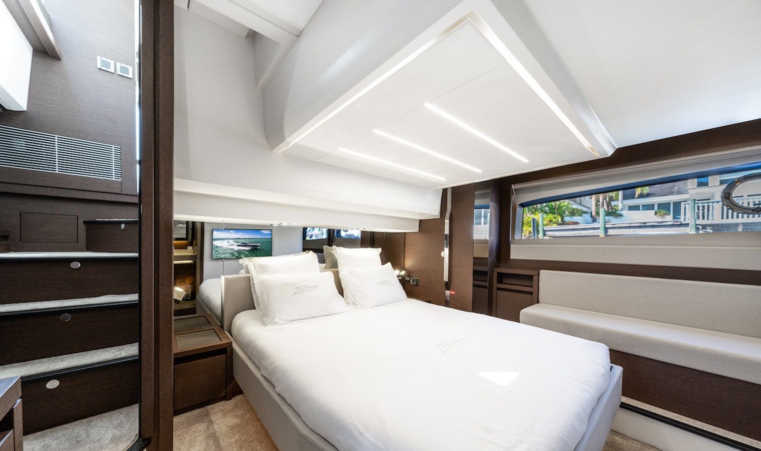 Buy a 2020 Prestige 520 Fly - PRESTIGE at Shestakov Yacht Sales