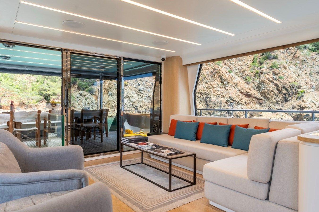 27 M DELUXE MOTOR YACHT 88 yacht sale