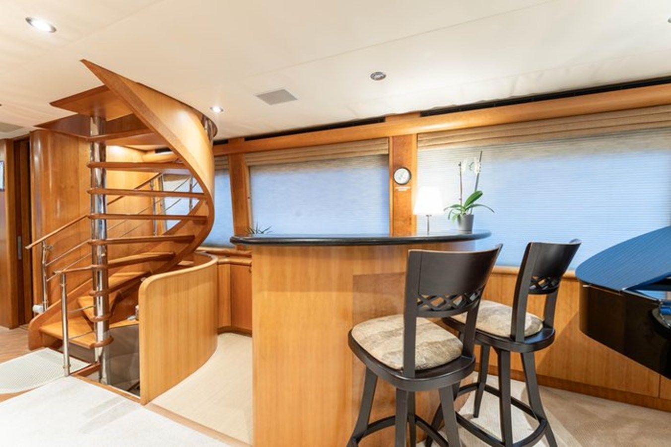 Buy a yacht Breakaway 81 Sport Yacht