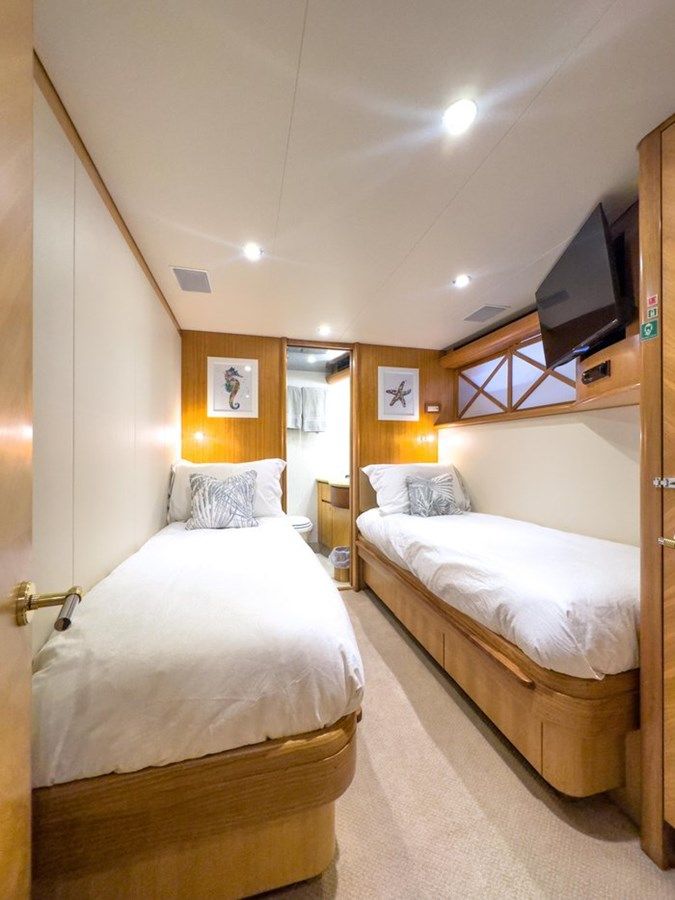 Buy a Equinox X - Cheoy Lee at Shestakov Yacht Sales