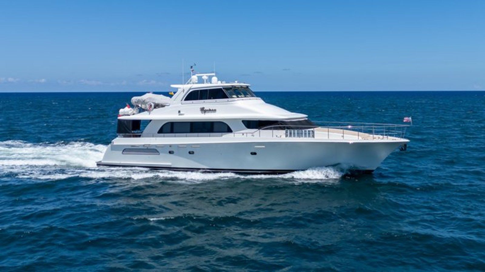 Buy a yacht Equinox X 81