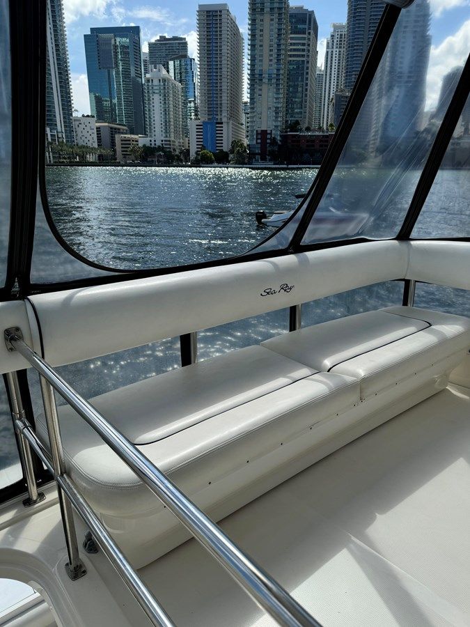 Buy a yacht BlackSubmarine III - SEA RAY