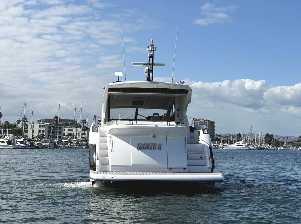 TUCKER II - Sunseeker