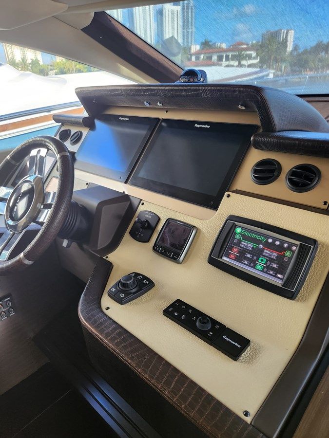 Продажа яхты - - Azimut Yachts