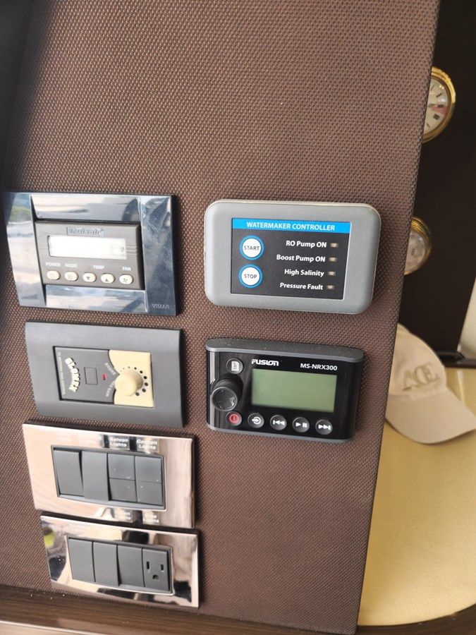 Купить яхту - - Azimut Yachts в Shestakov Yacht Sales