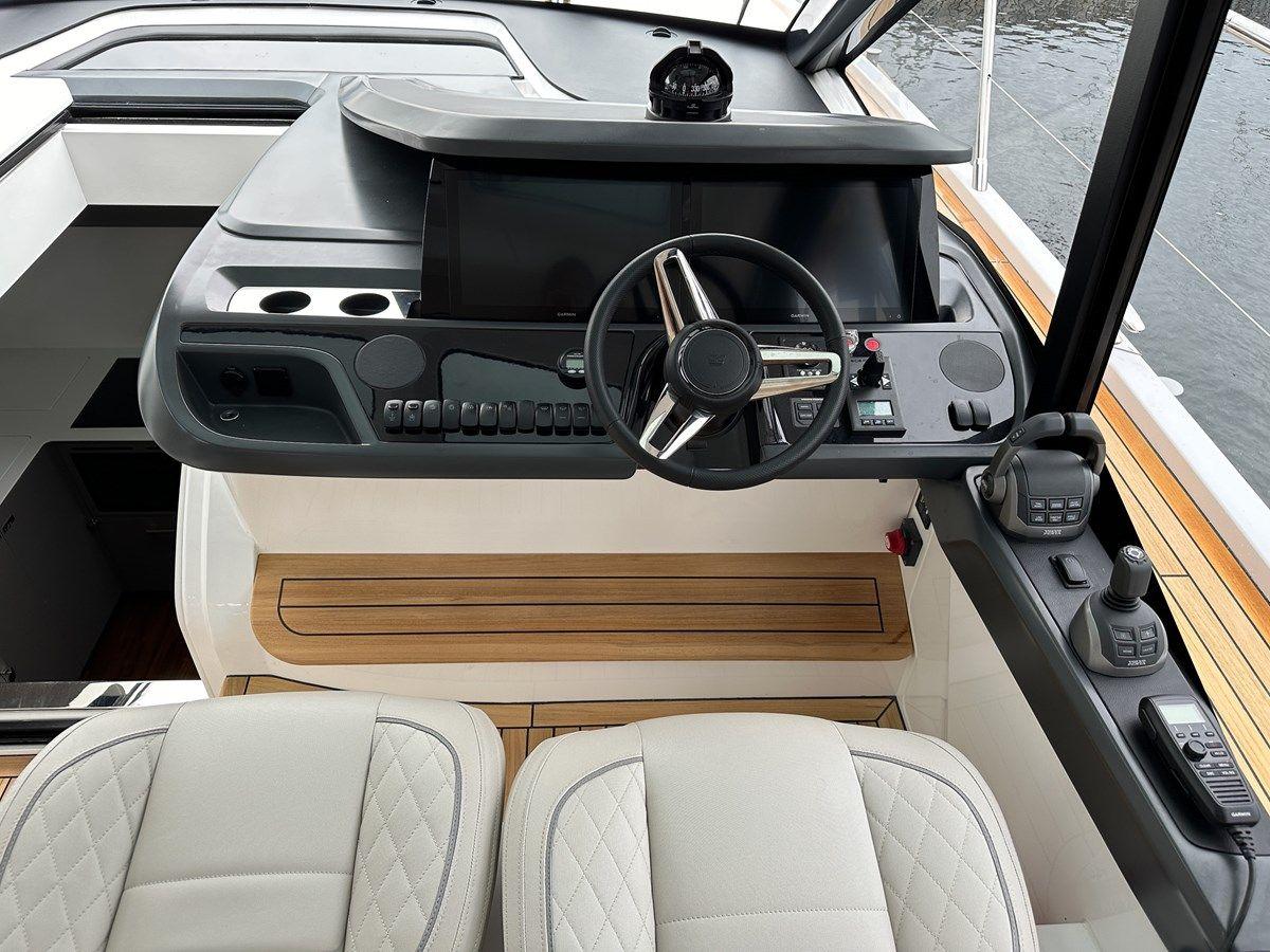 PRINCESS V50 OPEN (V50334) Princess V50 Open price