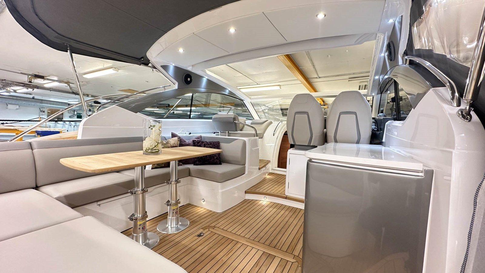 the best price on Princess V40 (V40185)